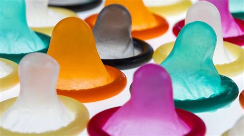 Blowjob ohne Kondom gegen Aufpreis Erotik Massage Willstätt